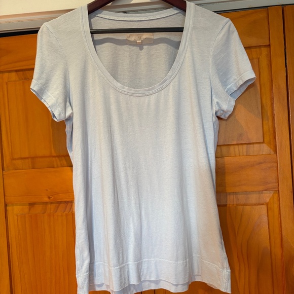 7 For All Mankind Blue Scoop Neck T-Shirt Size Medium, Short Sleeve - Picture 1 of 8